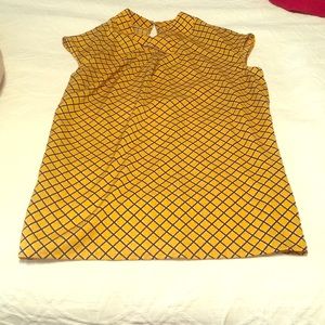 Perfect summer dressy tank! Great for work!